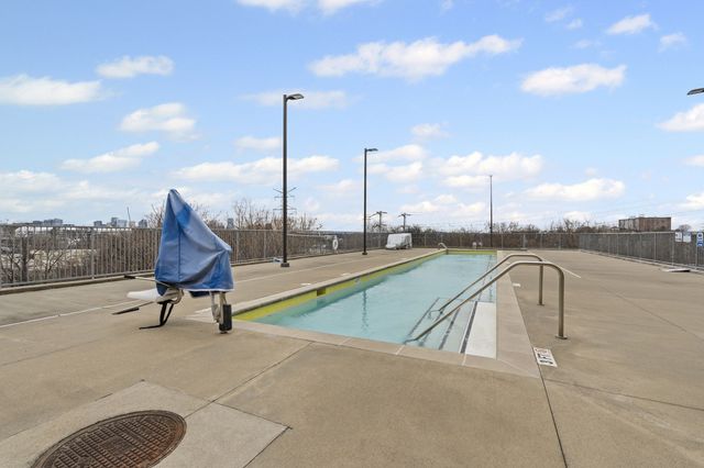 400 Herron Dr Apt 210, Nashville, TN 37210