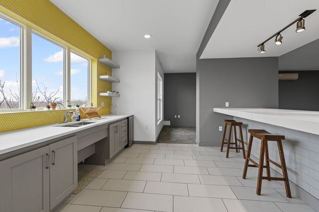 400 Herron Dr Apt 210, Nashville, TN 37210