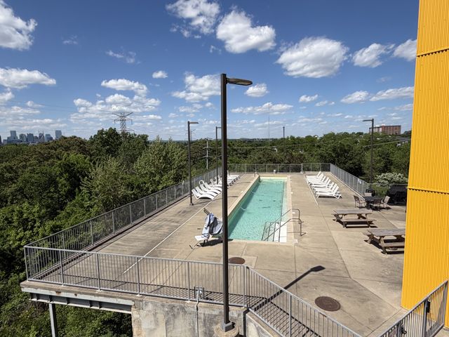 400 Herron Dr Apt 210, Nashville, TN 37210