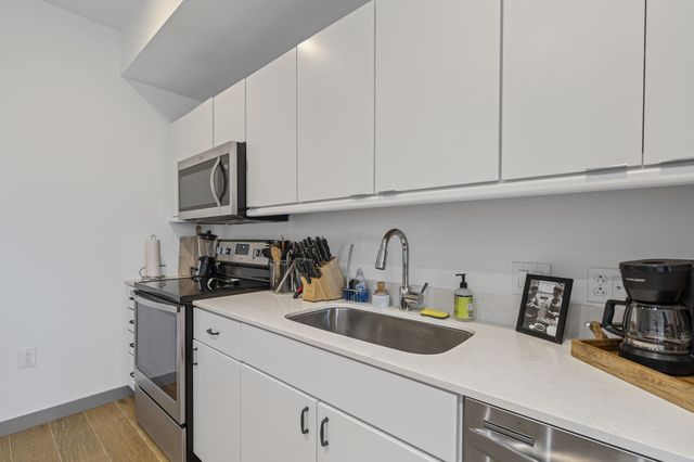 400 Herron Dr Apt 210, Nashville, TN 37210