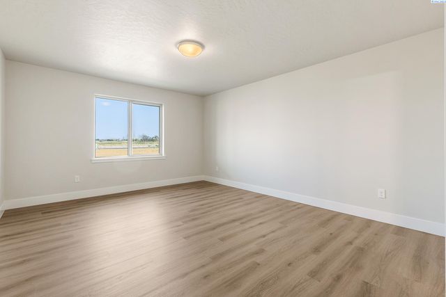 6809 Brooks Ave, Pasco, WA 99301