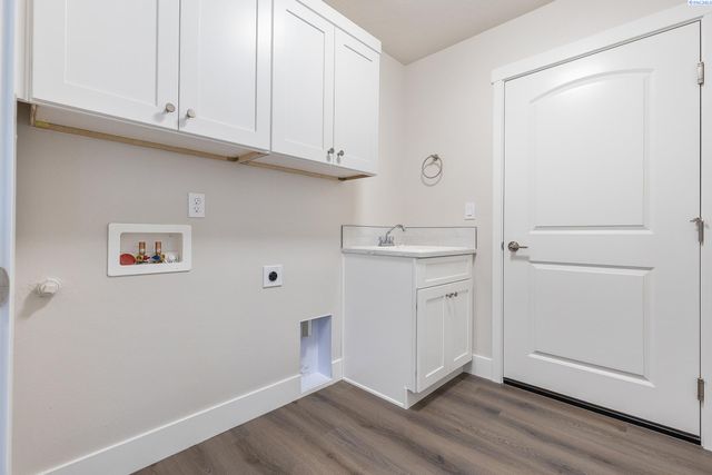 6809 Brooks Ave, Pasco, WA 99301