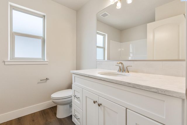 6809 Brooks Ave, Pasco, WA 99301