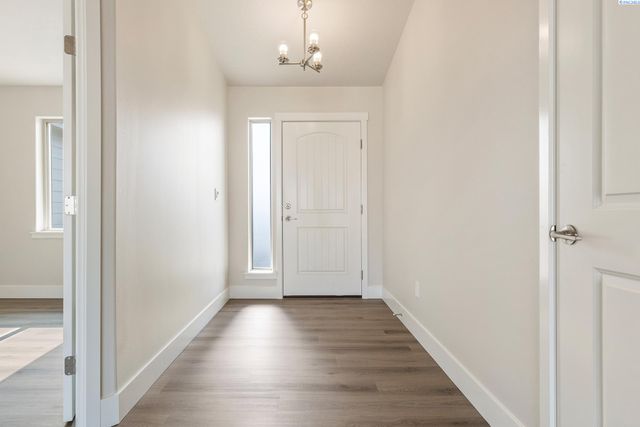 6809 Brooks Ave, Pasco, WA 99301