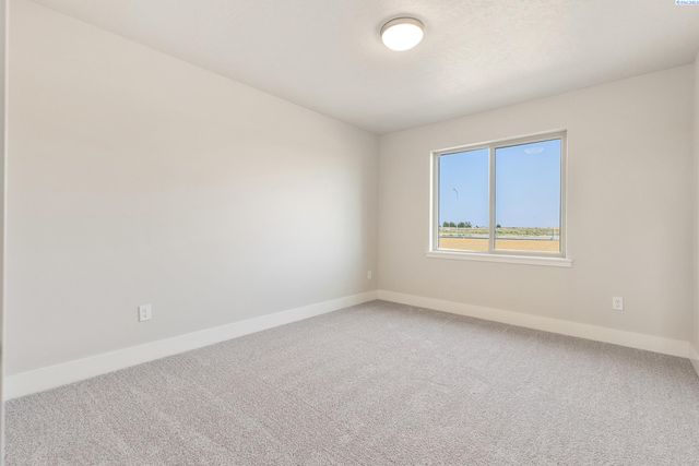 6809 Brooks Ave, Pasco, WA 99301