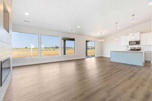 6809 Brooks Ave, Pasco, WA 99301