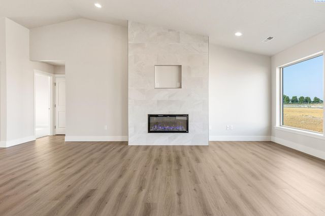 6809 Brooks Ave, Pasco, WA 99301