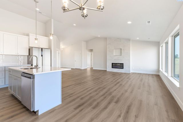 6809 Brooks Ave, Pasco, WA 99301