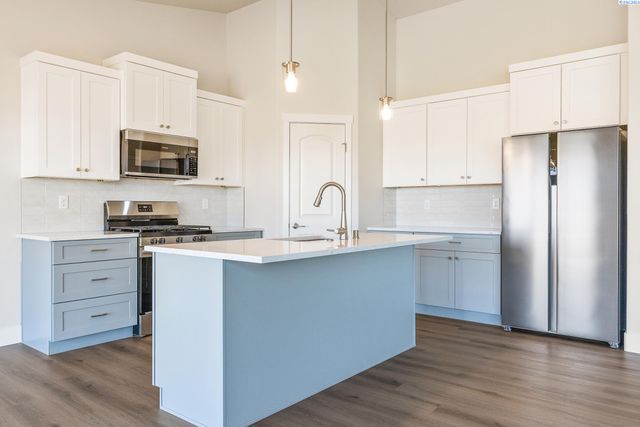 6809 Brooks Ave, Pasco, WA 99301