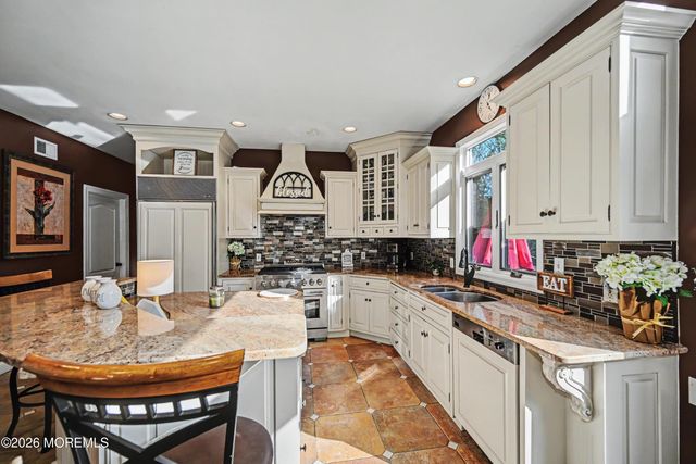 6 Carousel Court, Millstone, NJ 08510