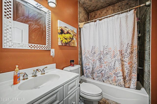 6 Carousel Court, Millstone, NJ 08510