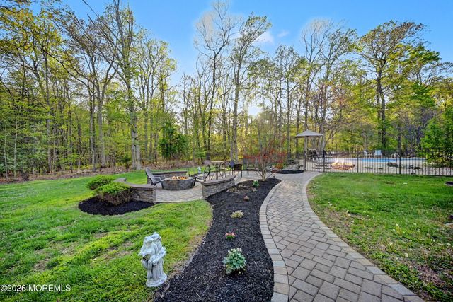 6 Carousel Court, Millstone, NJ 08510
