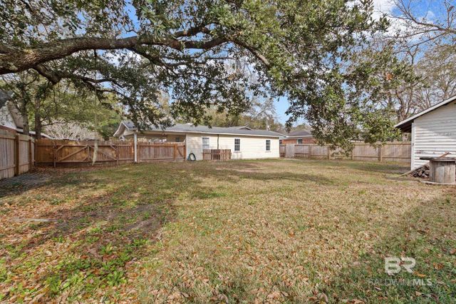 327 1st Avenue, Saraland, AL 36571