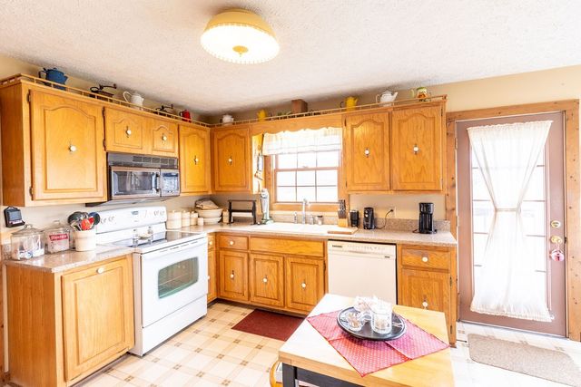 1041 Sandy Valley Rd, Hendersonville, TN 37075