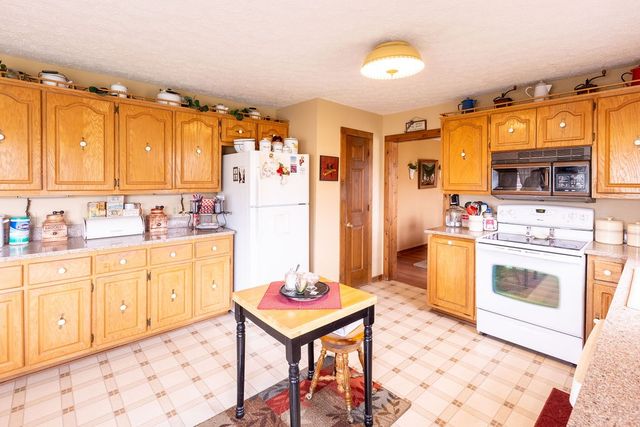 1041 Sandy Valley Rd, Hendersonville, TN 37075