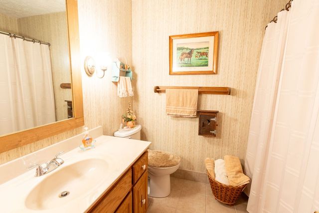 1041 Sandy Valley Rd, Hendersonville, TN 37075