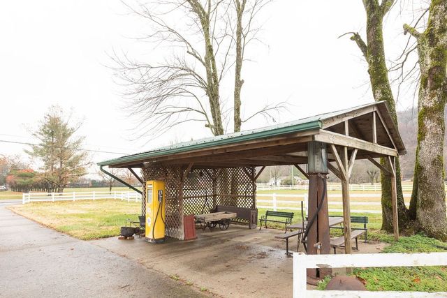 1041 Sandy Valley Rd, Hendersonville, TN 37075