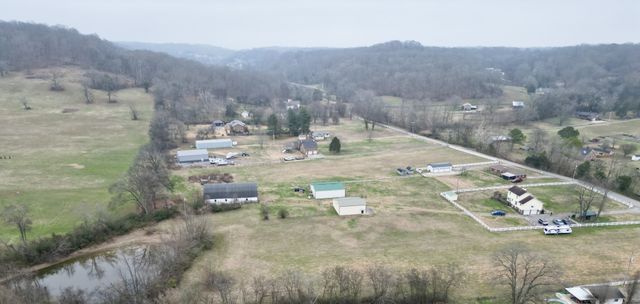 1041 Sandy Valley Rd, Hendersonville, TN 37075