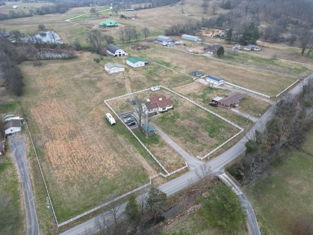 1041 Sandy Valley Rd, Hendersonville, TN 37075