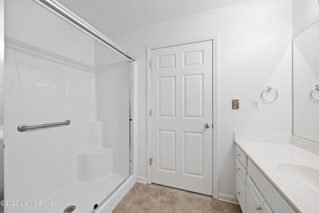 10450 Monticello Forest Cir, Jeffersontown, KY 40299