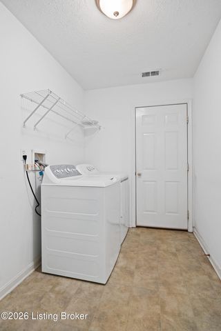 10450 Monticello Forest Cir, Jeffersontown, KY 40299