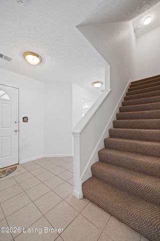 10450 Monticello Forest Cir, Jeffersontown, KY 40299