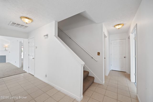 10450 Monticello Forest Cir, Jeffersontown, KY 40299