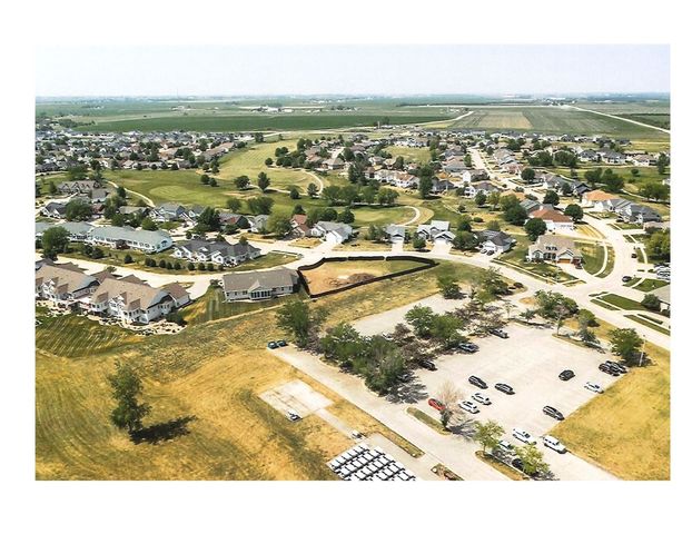 2933 Clubhouse Dr and 2935, Marion, IA 52302