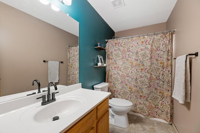 11401 W Lotus St, Wichita, KS 67209