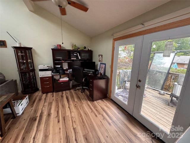 15 Golden Oaks Lane, Fletcher, NC 28732