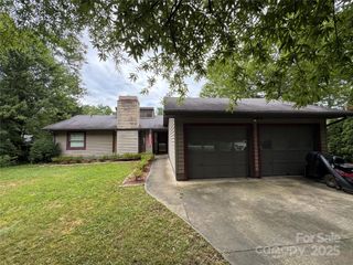 15 Golden Oaks Lane, Fletcher, NC 28732