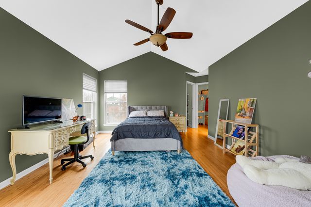 108 Hampton Boulevard, Lake Bluff, IL 60044