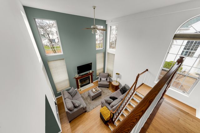 108 Hampton Boulevard, Lake Bluff, IL 60044