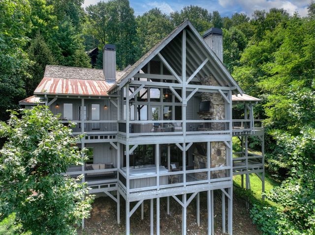 1512 Grandeur Drive, Blue Ridge, GA 30513
