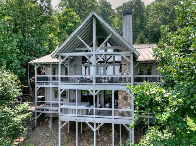 1512 Grandeur Drive, Blue Ridge, GA 30513
