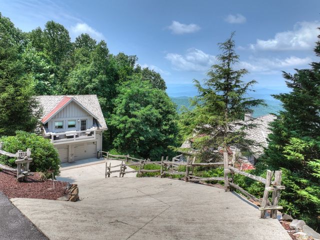 1512 Grandeur Drive, Blue Ridge, GA 30513