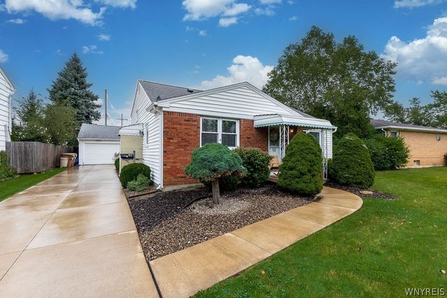 92 North Creek Drive, Cheektowaga, NY 14225