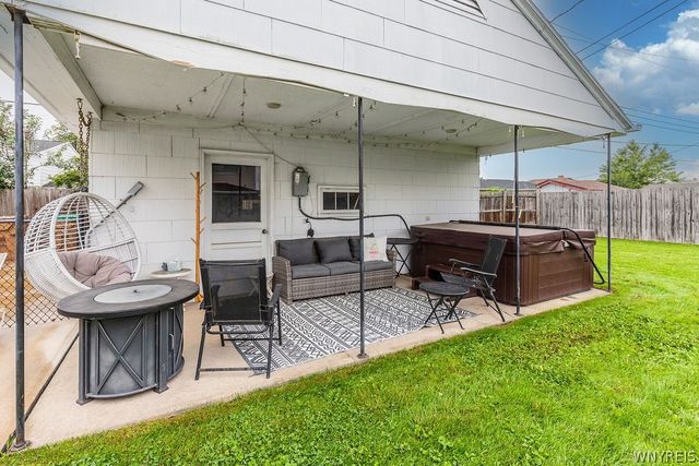 92 North Creek Drive, Cheektowaga, NY 14225