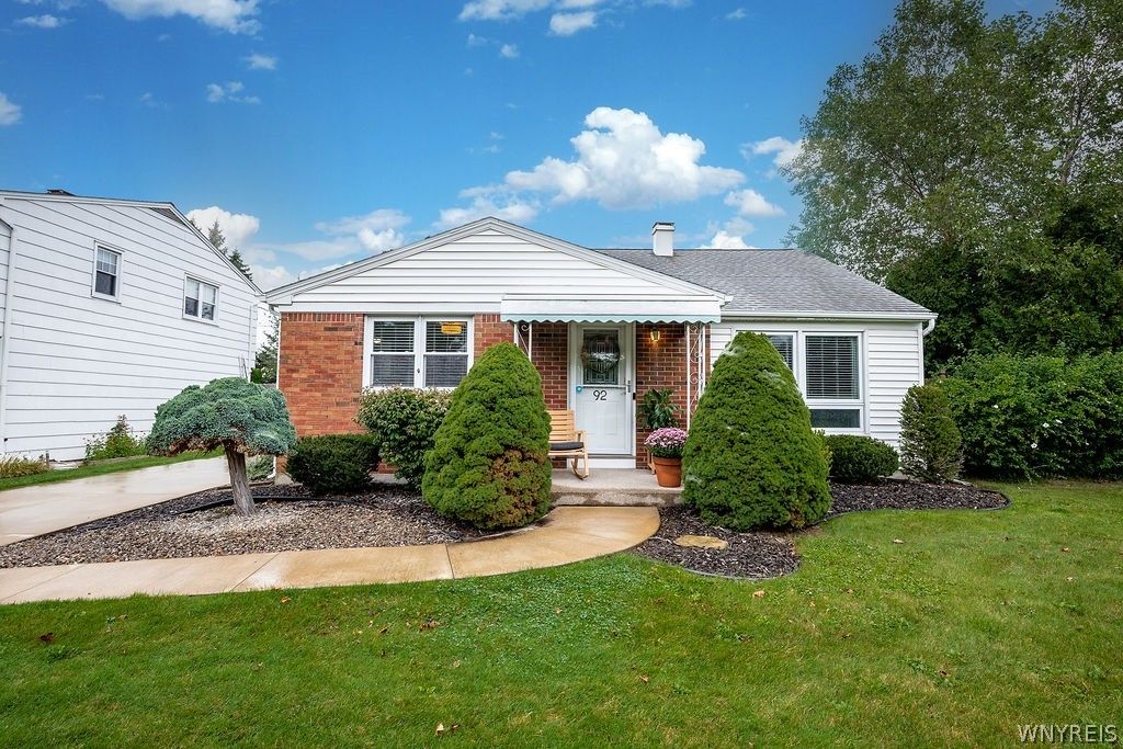 92 North Creek Drive, Cheektowaga, NY 14225