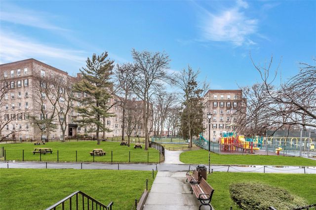 51-34 30 Avenue E2, Woodside, NY 11377