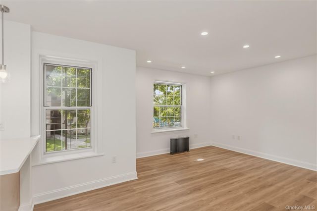 51-34 30 Avenue E2, Woodside, NY 11377