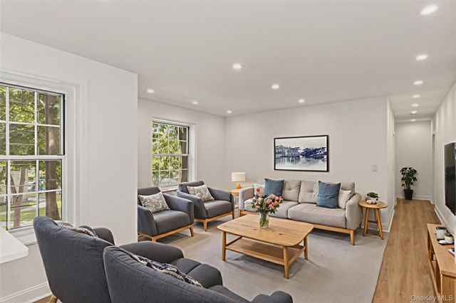 51-34 30 Avenue E2, Woodside, NY 11377