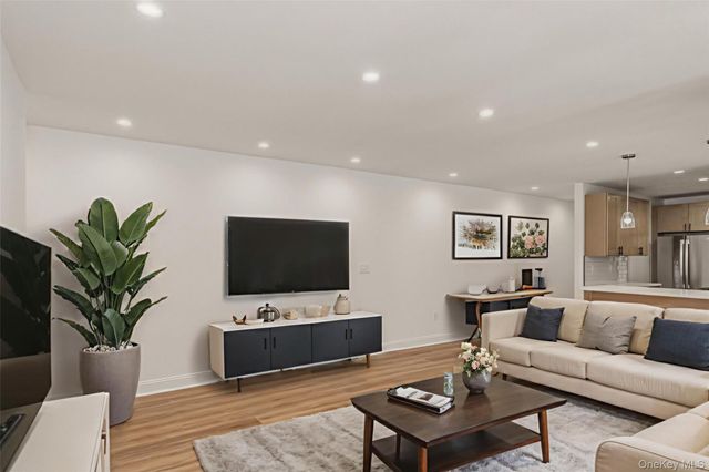 51-34 30 Avenue E2, Woodside, NY 11377