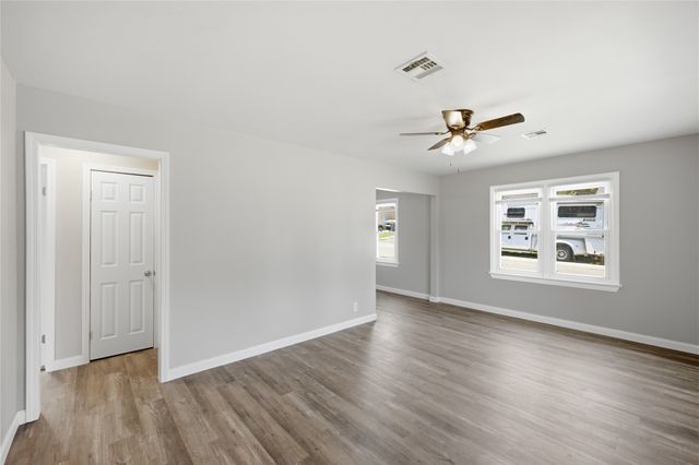 4404 E Independence Street, Tulsa, OK 74115