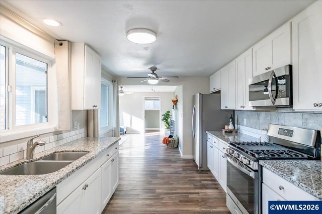 4578 Sesame St NE, Salem, OR 97305