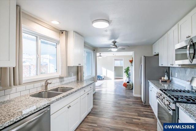 4578 Sesame St NE, Salem, OR 97305