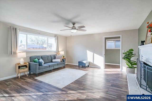 4578 Sesame St NE, Salem, OR 97305