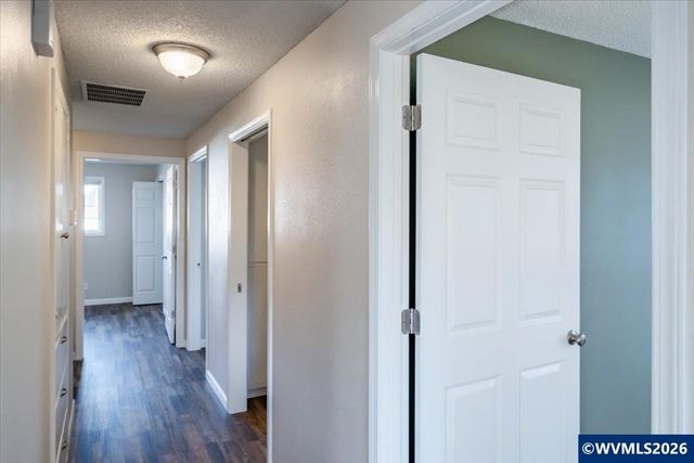 4578 Sesame St NE, Salem, OR 97305