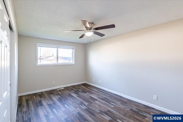 4578 Sesame St NE, Salem, OR 97305