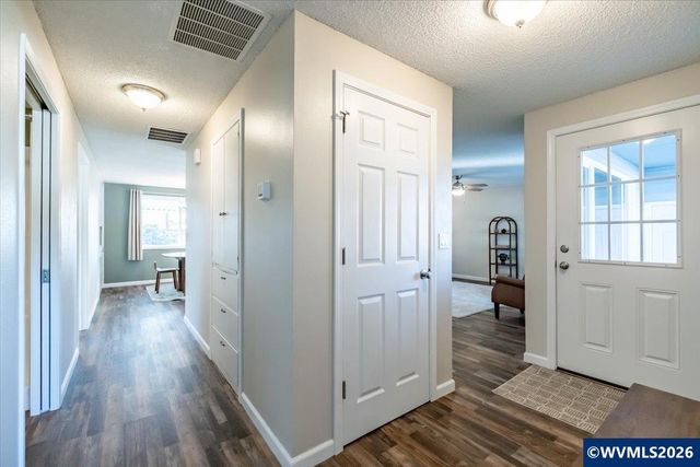 4578 Sesame St NE, Salem, OR 97305